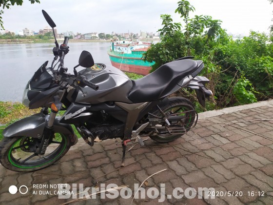 Suzuki gixxer